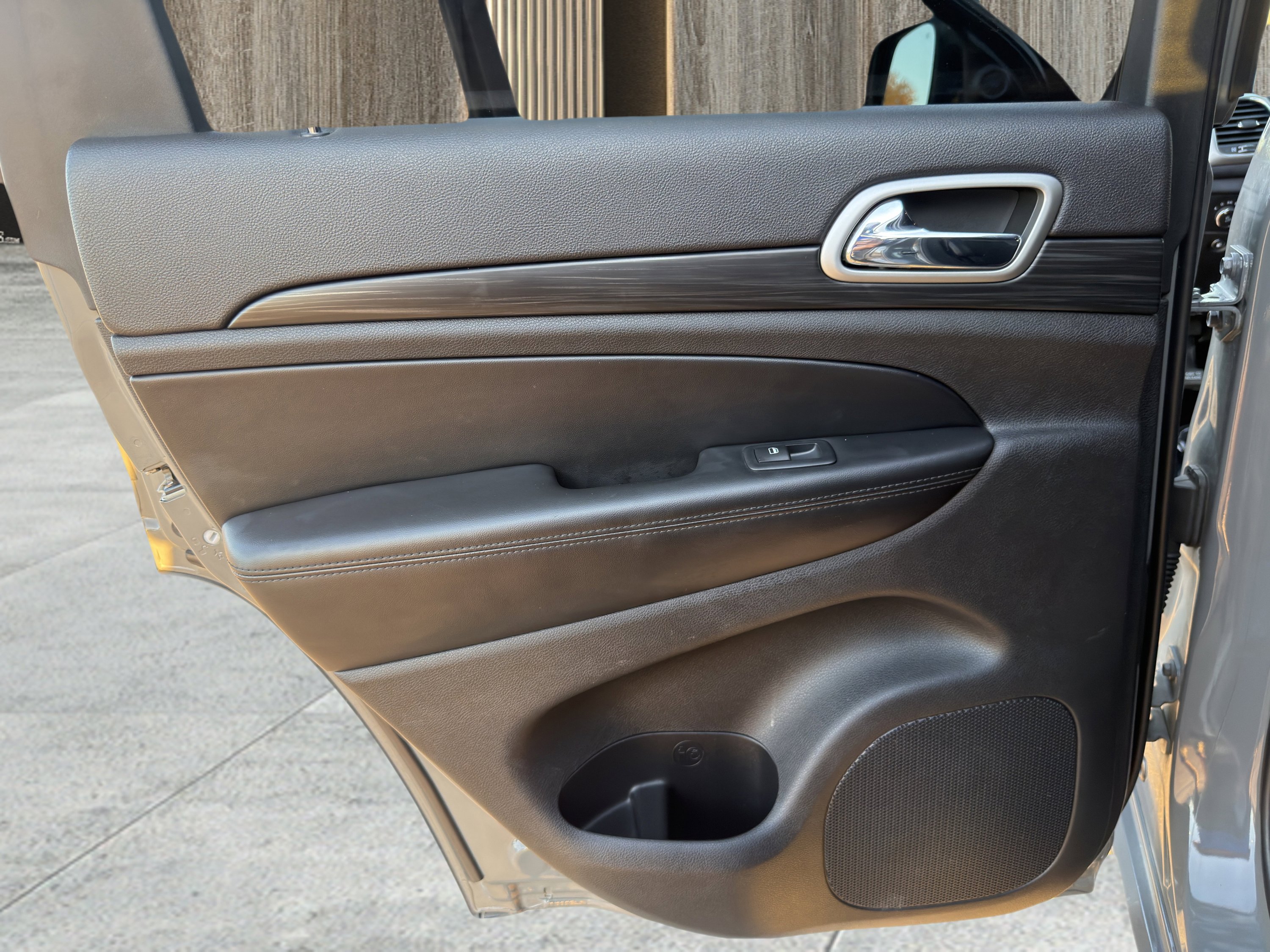 Used 2020 Jeep Grand Cherokee Altitude image 62