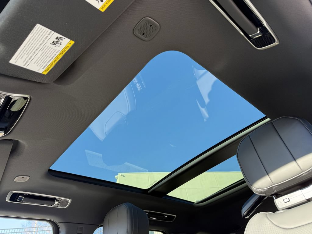 New 2025 Land Rover Range Rover Sport SE AWD/4WD image 10