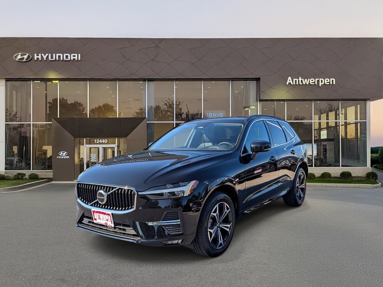 Used 2022 Volvo XC60 B5 Momentum AWD/4WD image 7