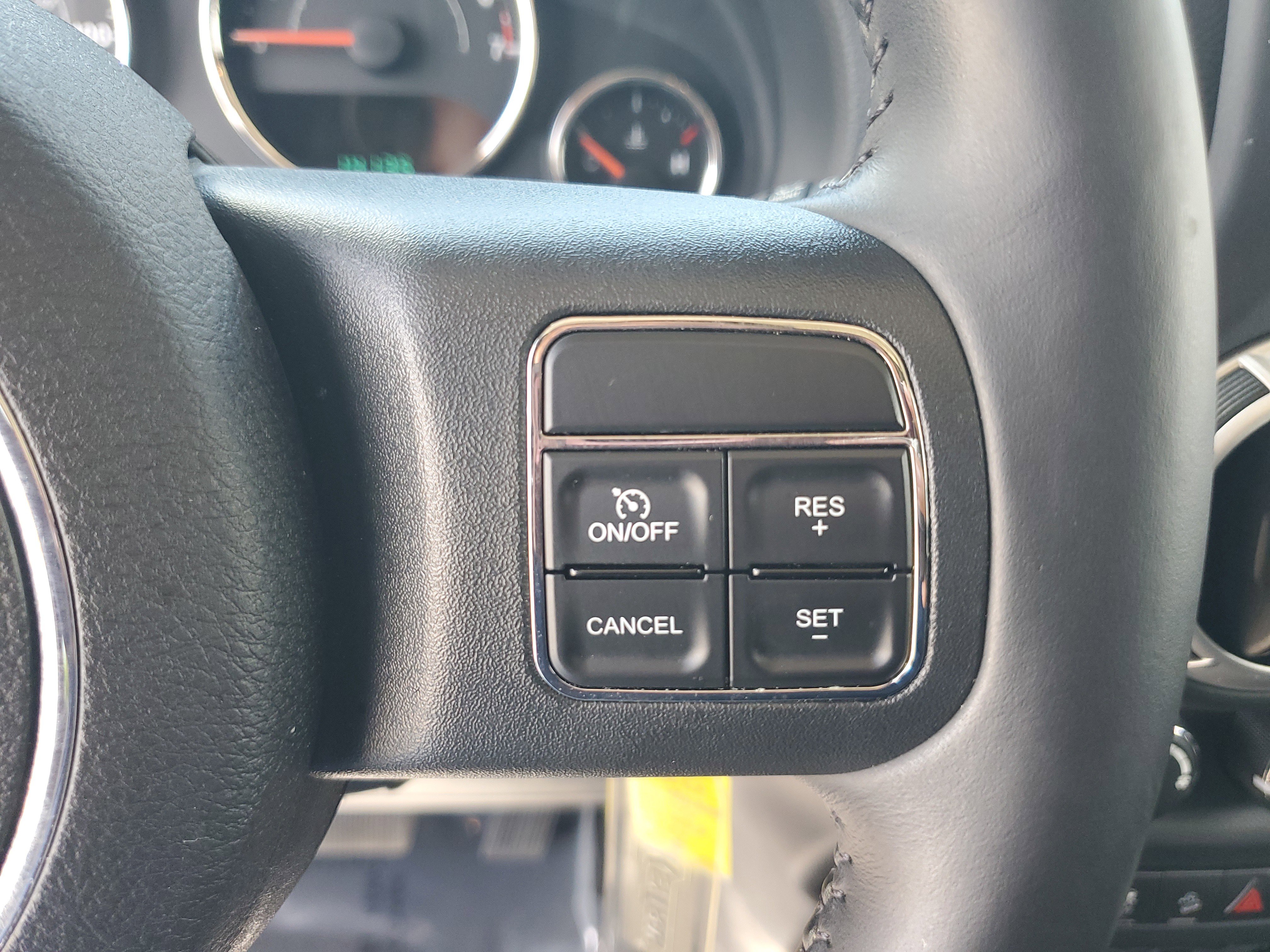 Used 2014 Jeep Wrangler Unlimited Sahara w/ Connectivity Group image 27