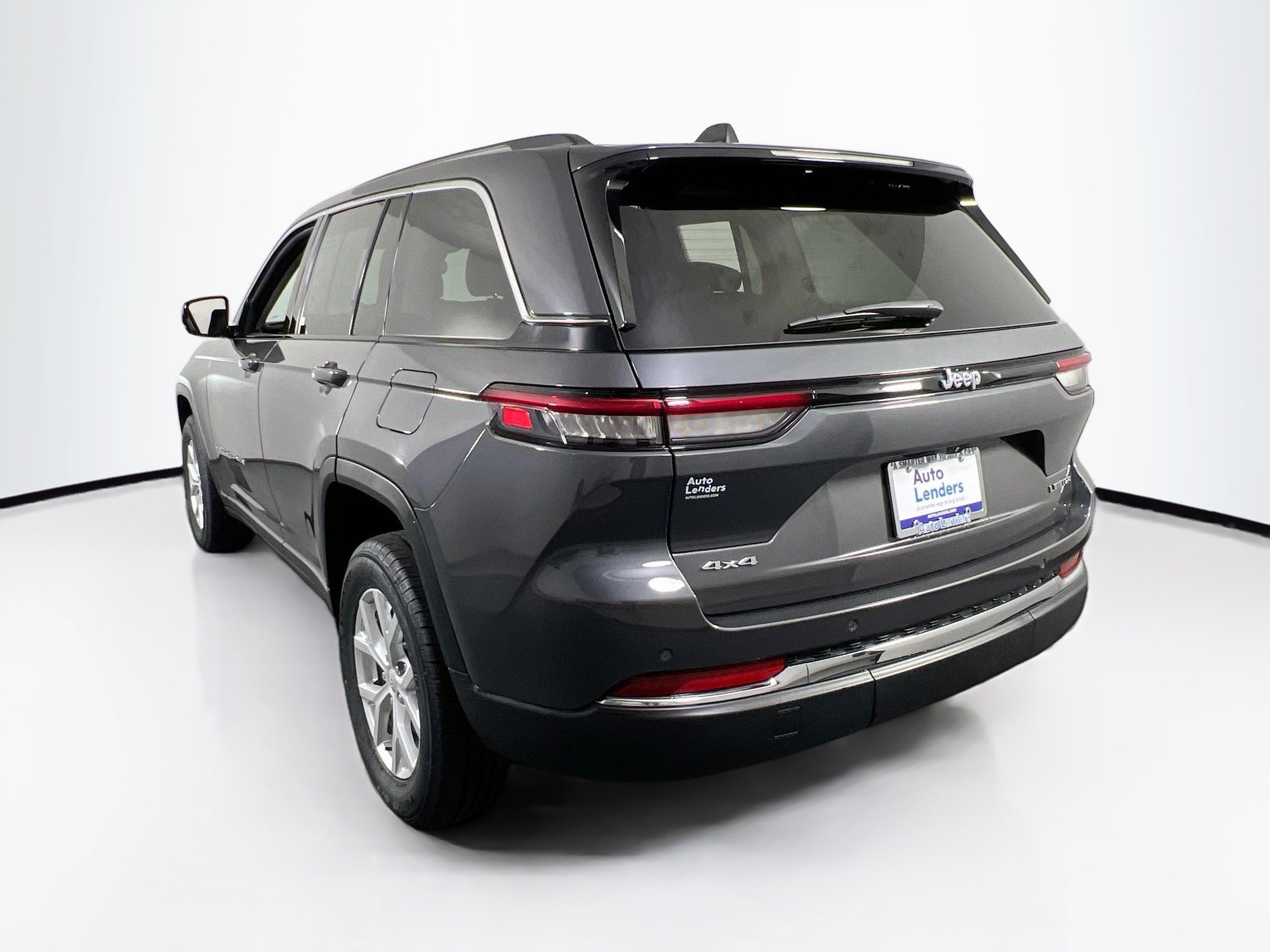 Used 2023 Jeep Grand Cherokee Limited image 7