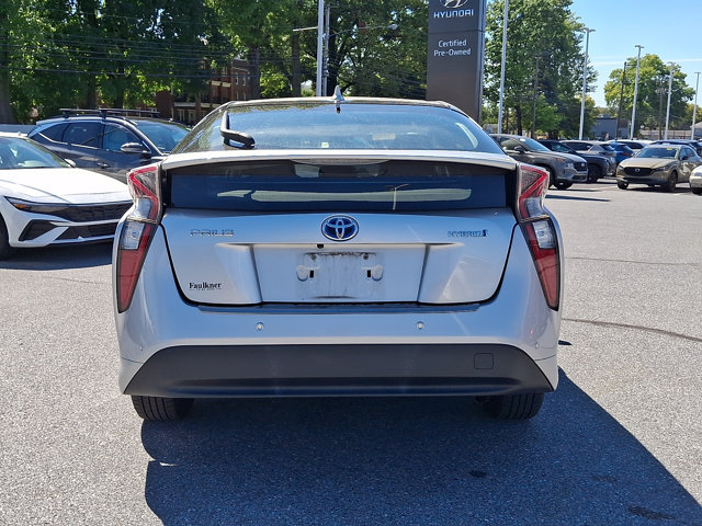 Used 2018 Toyota Prius Four FWD image 4