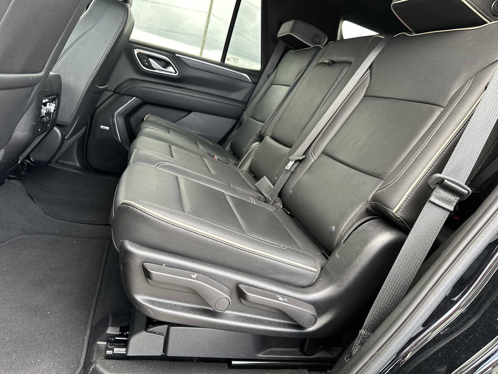 Used 2024 GMC Yukon SLT image 26