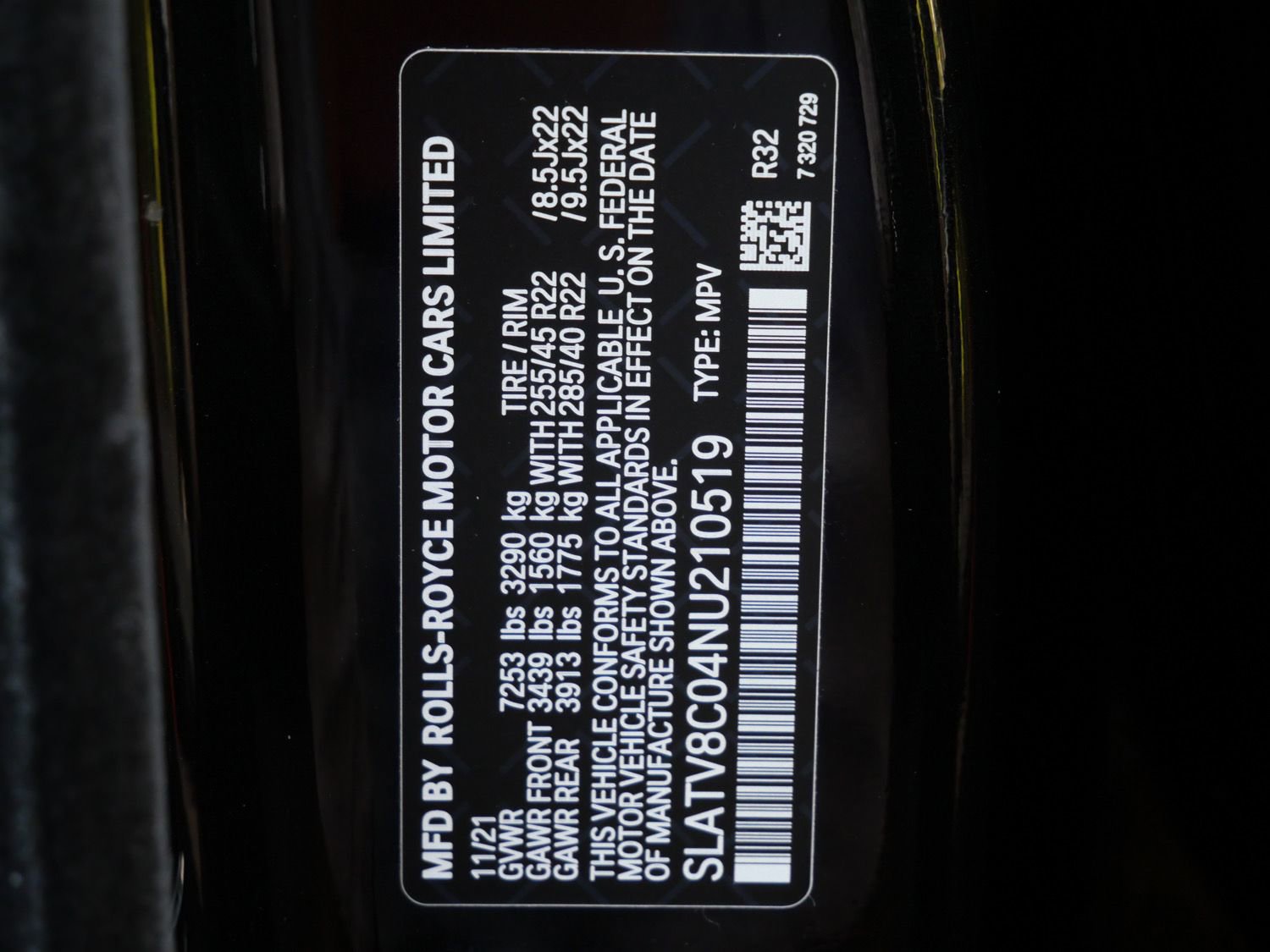 Used 2022 Rolls-Royce Cullinan Black Badge w/ Dark Exterior Package image 41