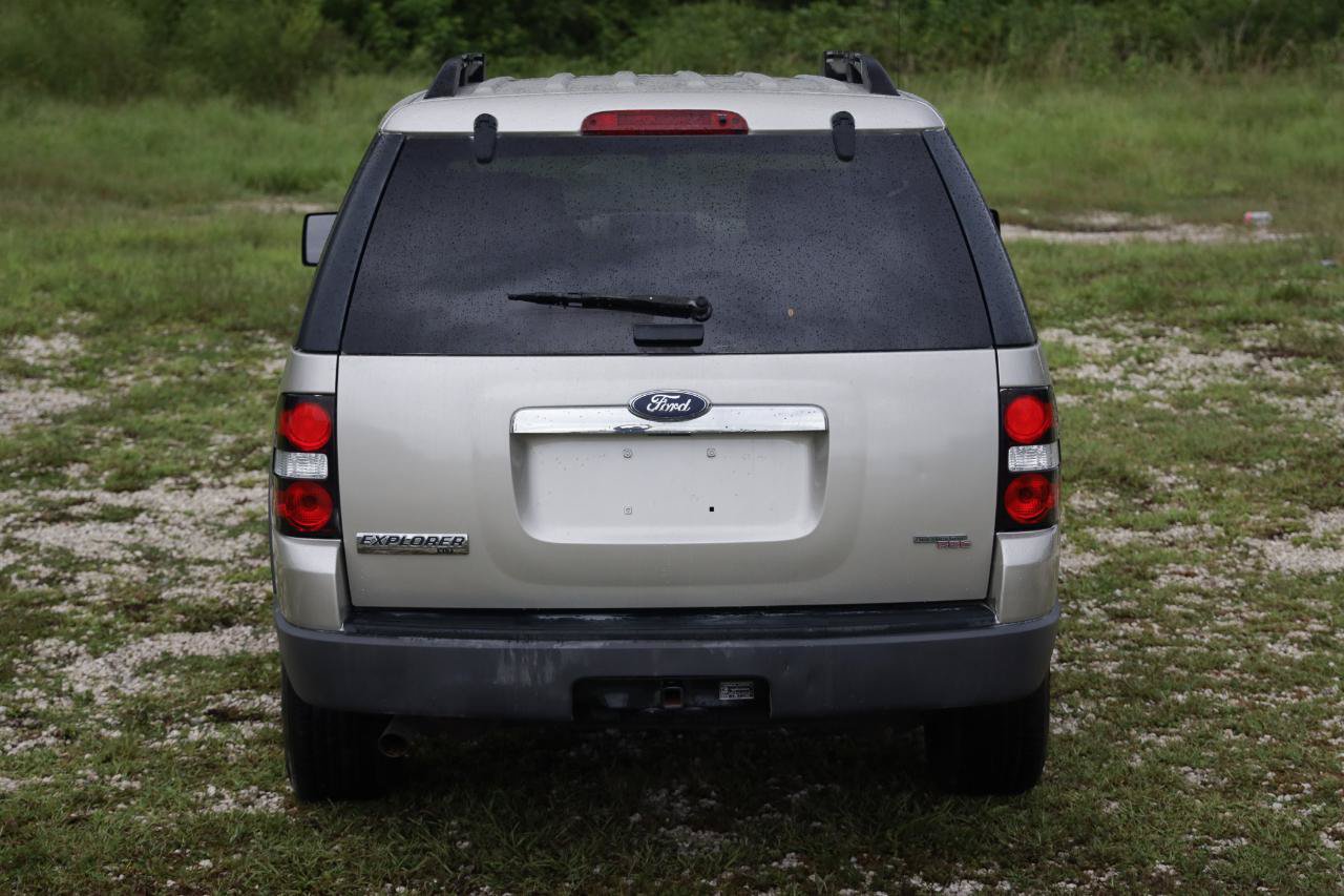 Used 2006 Ford Explorer XLT RWD image 9