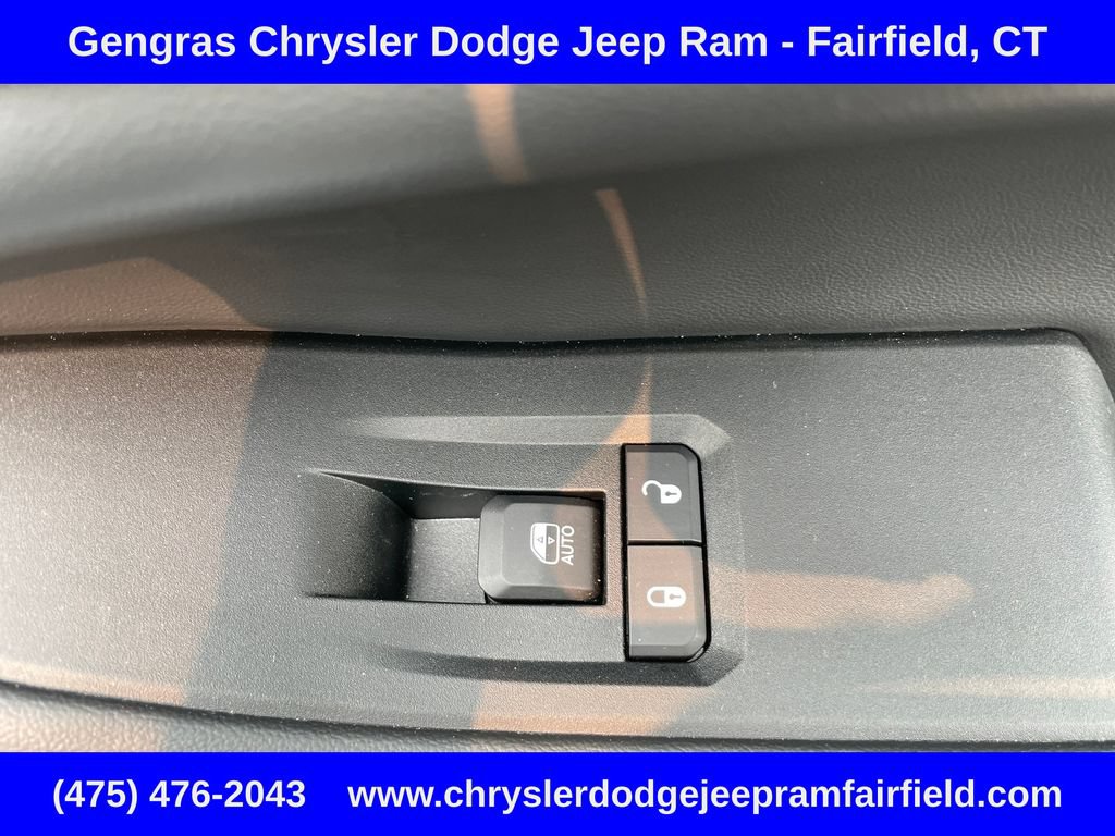 Certified 2023 Jeep Grand Cherokee Laredo X AWD/4WD image 18