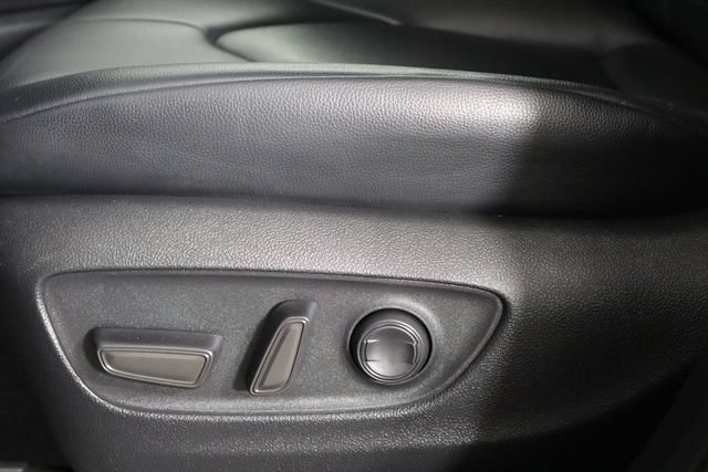 Used 2023 Toyota Highlander XLE FWD image 23
