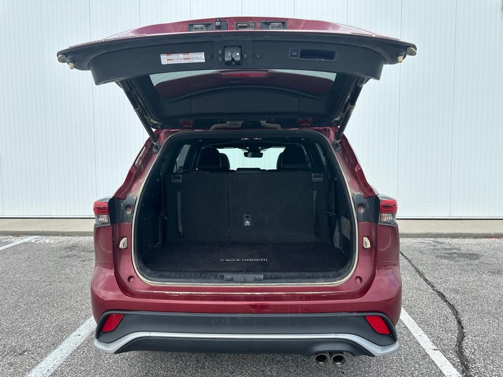 Used 2021 Toyota Highlander XSE AWD/4WD image 22