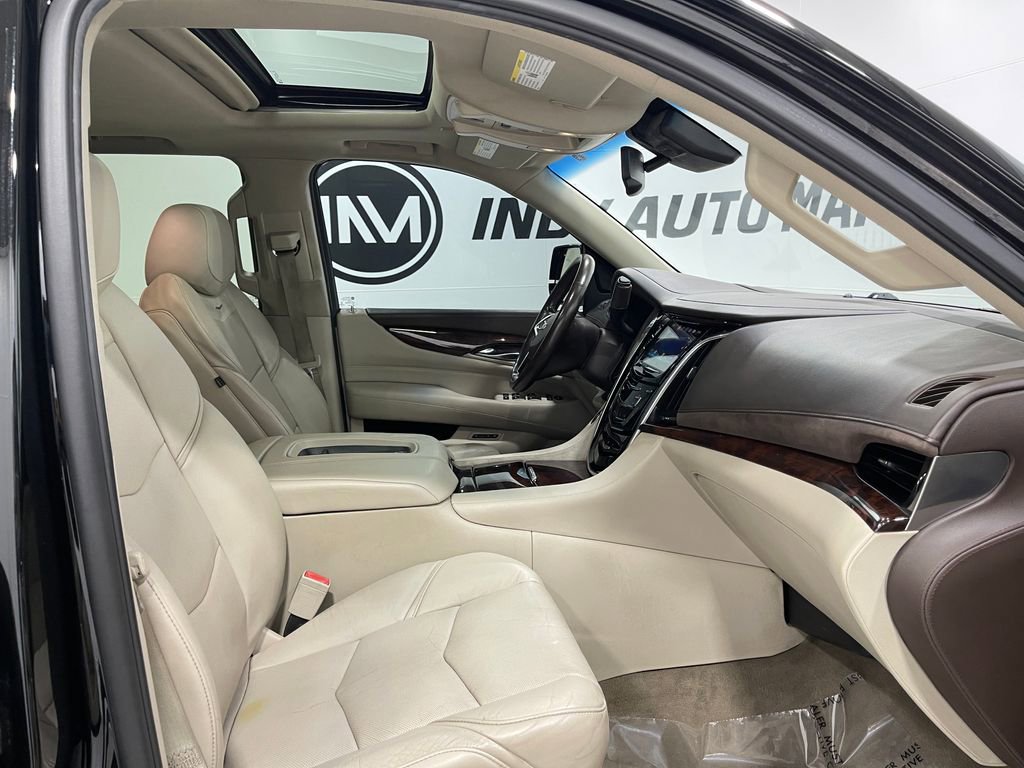 Used 2016 Cadillac Escalade Luxury image 36