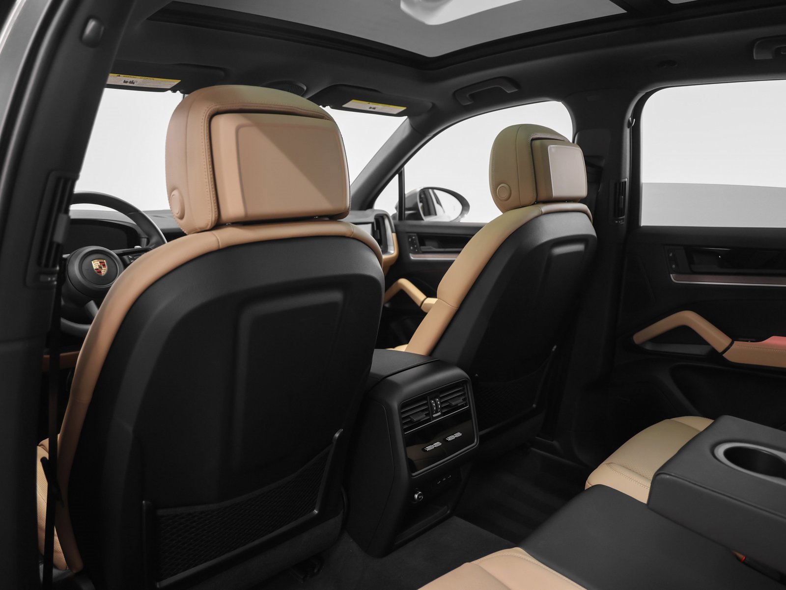 Used 2025 Porsche Cayenne image 40
