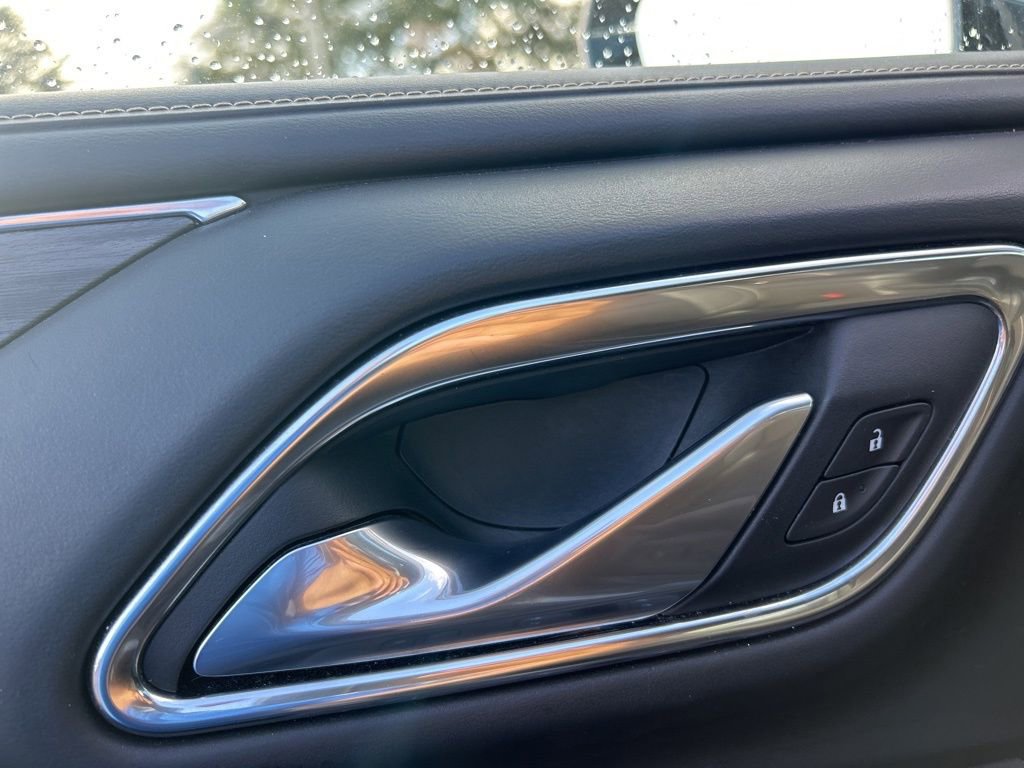 Used 2024 GMC Yukon XL SLT image 39