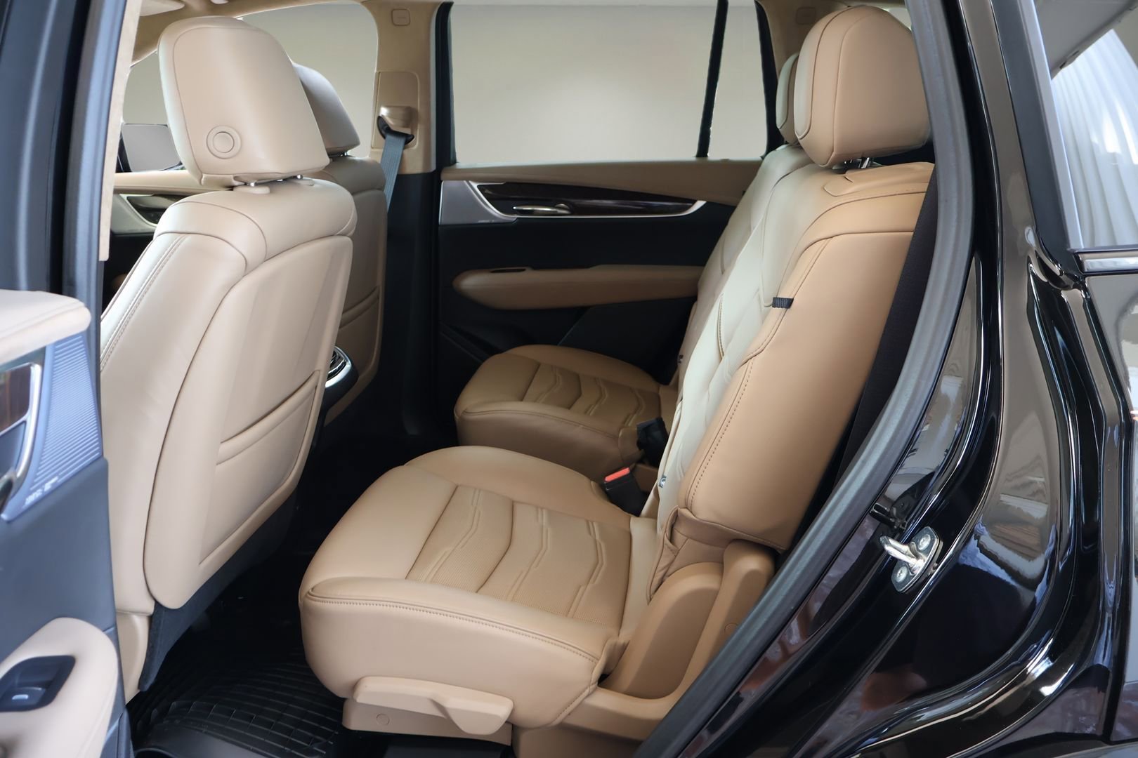 Used 2025 Cadillac XT6 Sport w/ Platinum Package AWD/4WD image 14