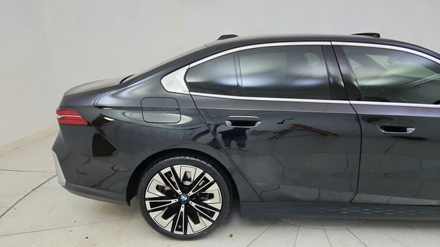 Used 2026 BMW 530i image 7