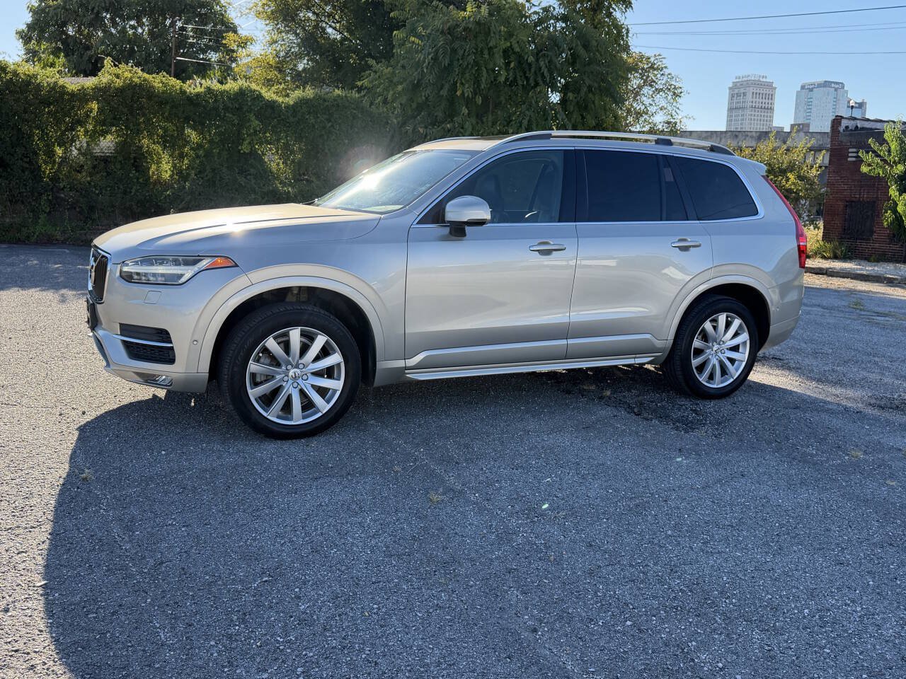 Used 2017 Volvo XC90 T6 Momentum w/ Vision Package