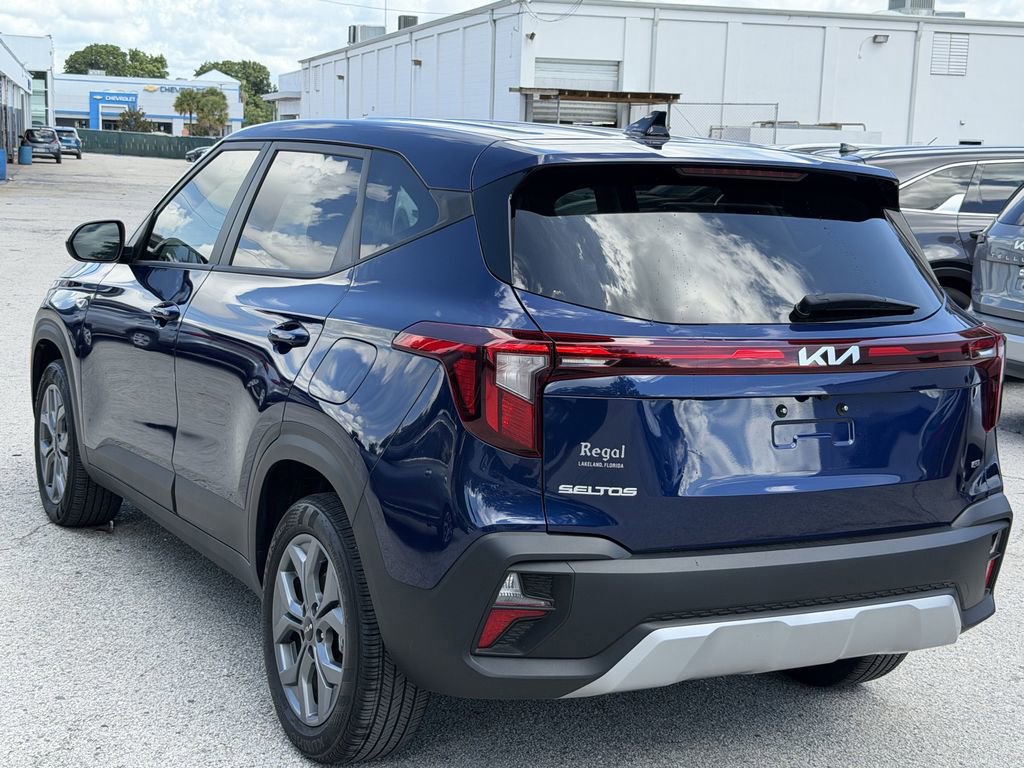Certified 2025 Kia Seltos LX AWD/4WD image 7