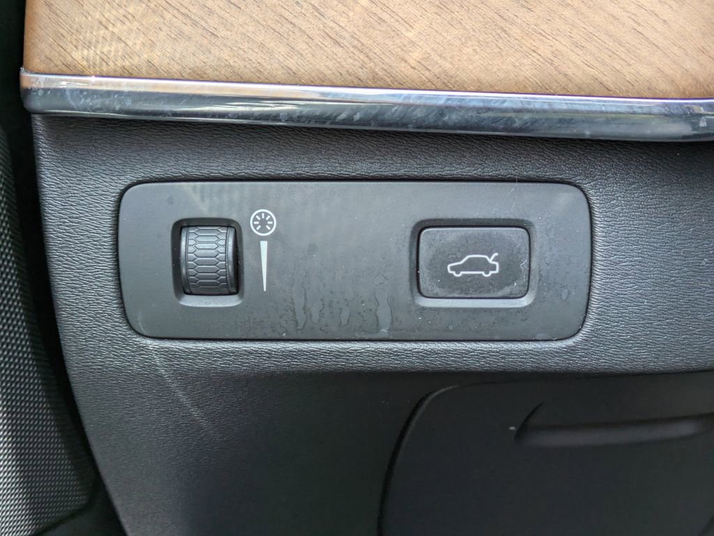 Used 2020 Volvo XC90 T6 Inscription w/ Protection Package Premier image 35