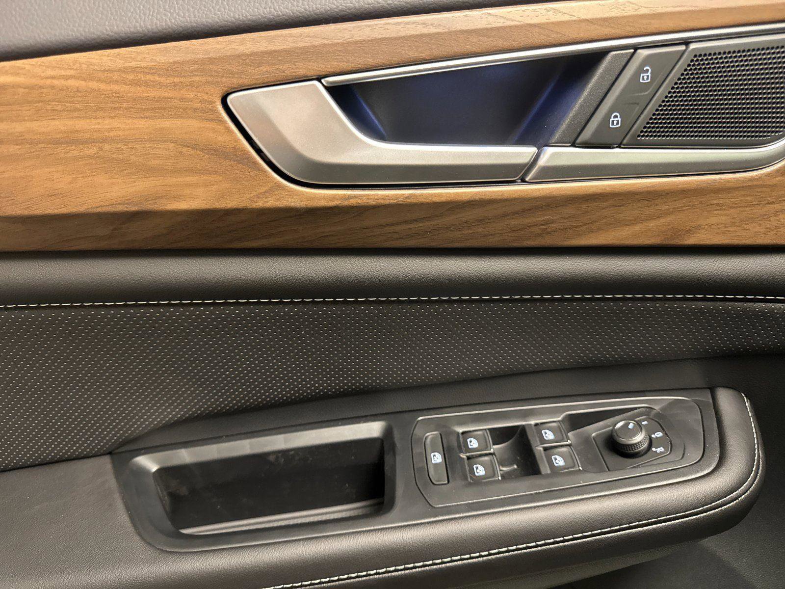 New 2026 Volkswagen Atlas SE image 10