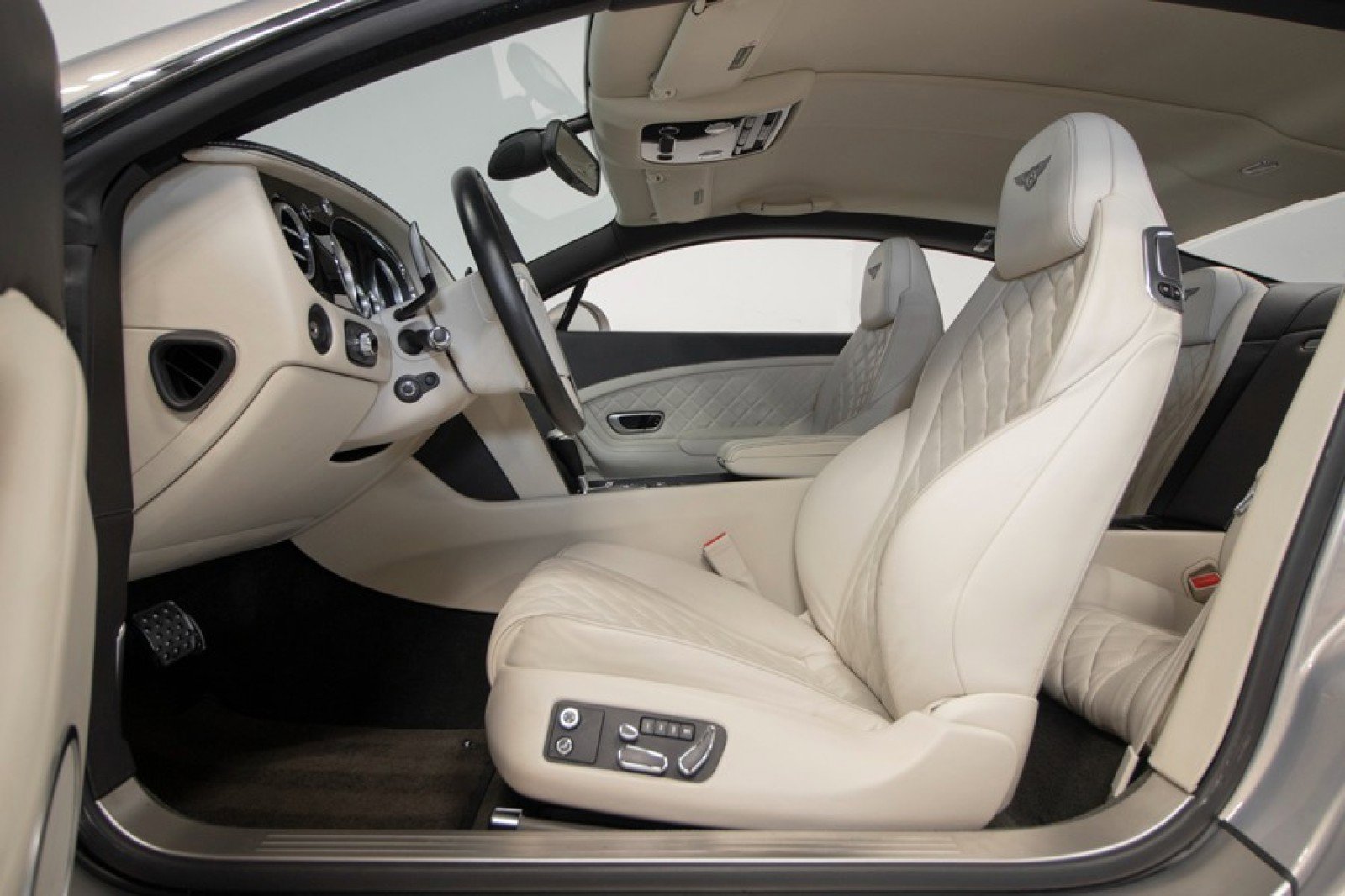 Used 2017 Bentley Continental GT image 20