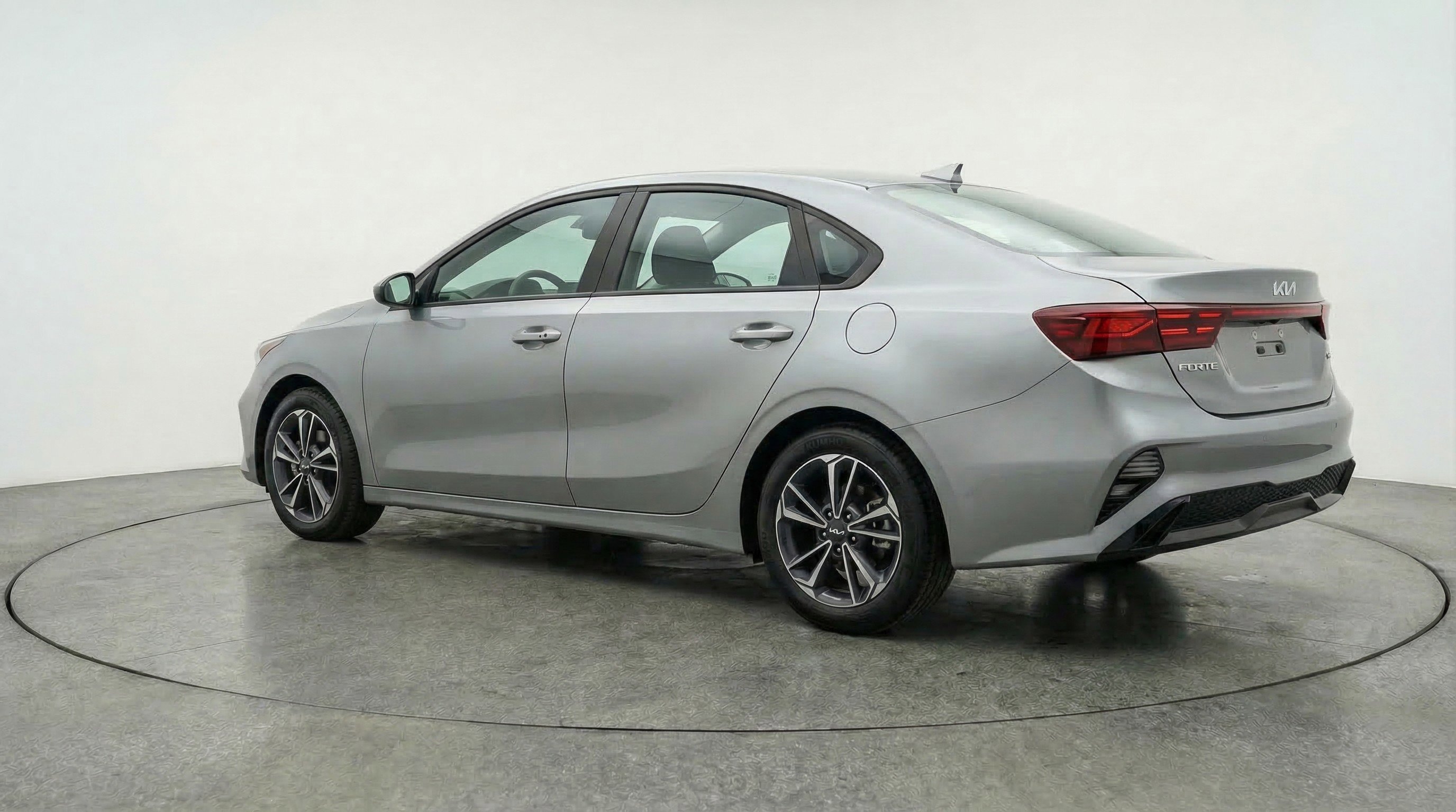 Used 2024 Kia Forte LXS FWD image 6
