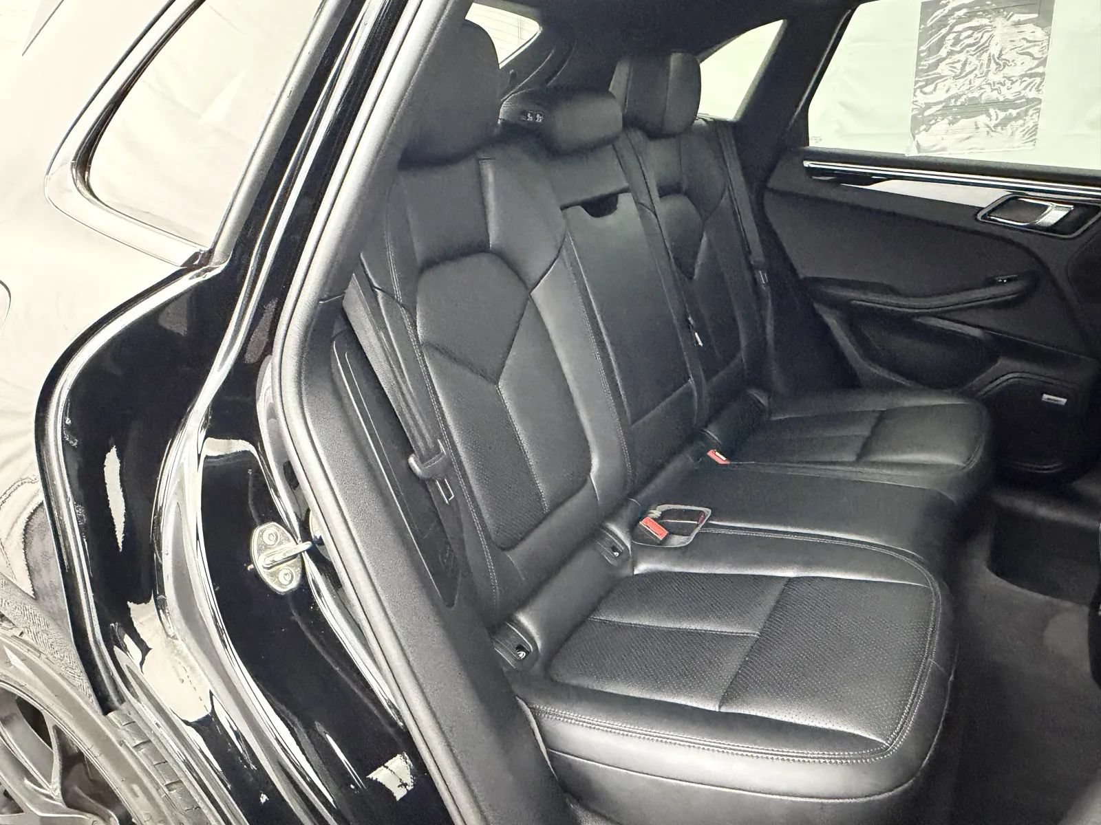 Used 2020 Porsche Macan S AWD/4WD image 34