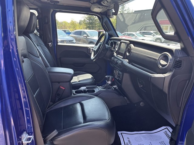 Used 2018 Jeep Wrangler Unlimited Sahara AWD/4WD image 34