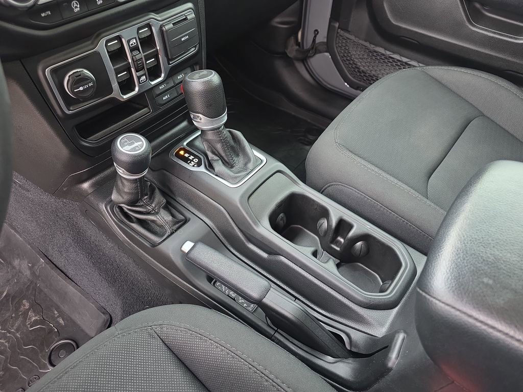 Used 2023 Jeep Wrangler Unlimited Sport AWD/4WD image 23