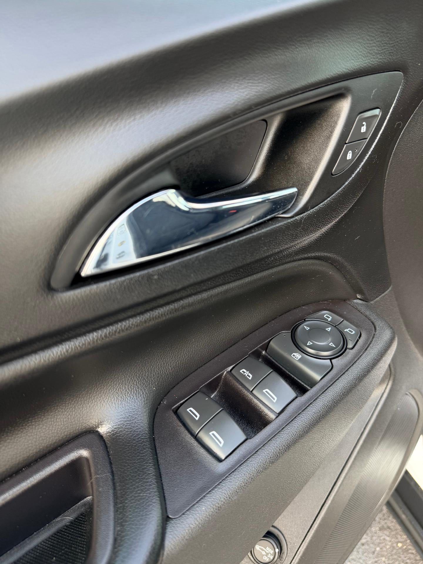 Used 2020 Chevrolet Equinox LT FWD image 13