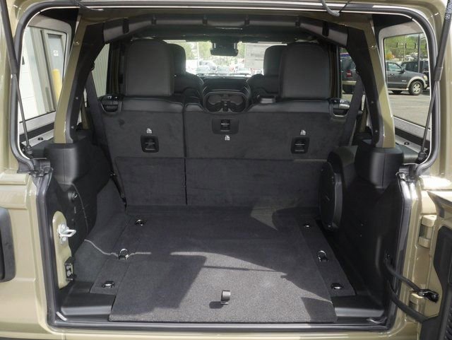 New 2025 Jeep Wrangler Unlimited Rubicon 392 image 13