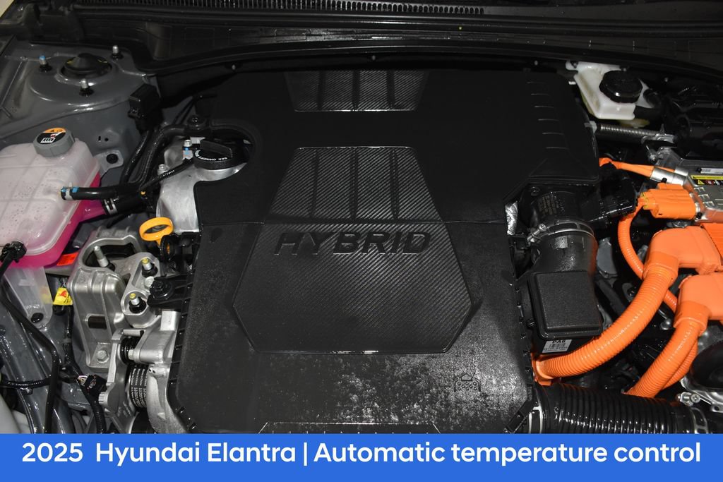 Used 2025 Hyundai Elantra Limited FWD image 8