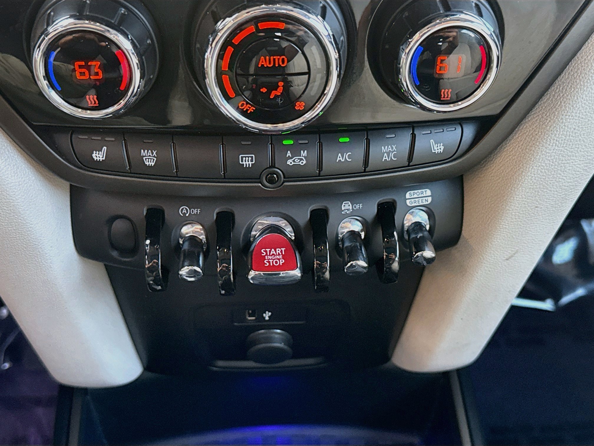 Used 2024 MINI Cooper Countryman S w/ Premium Package FWD image 13