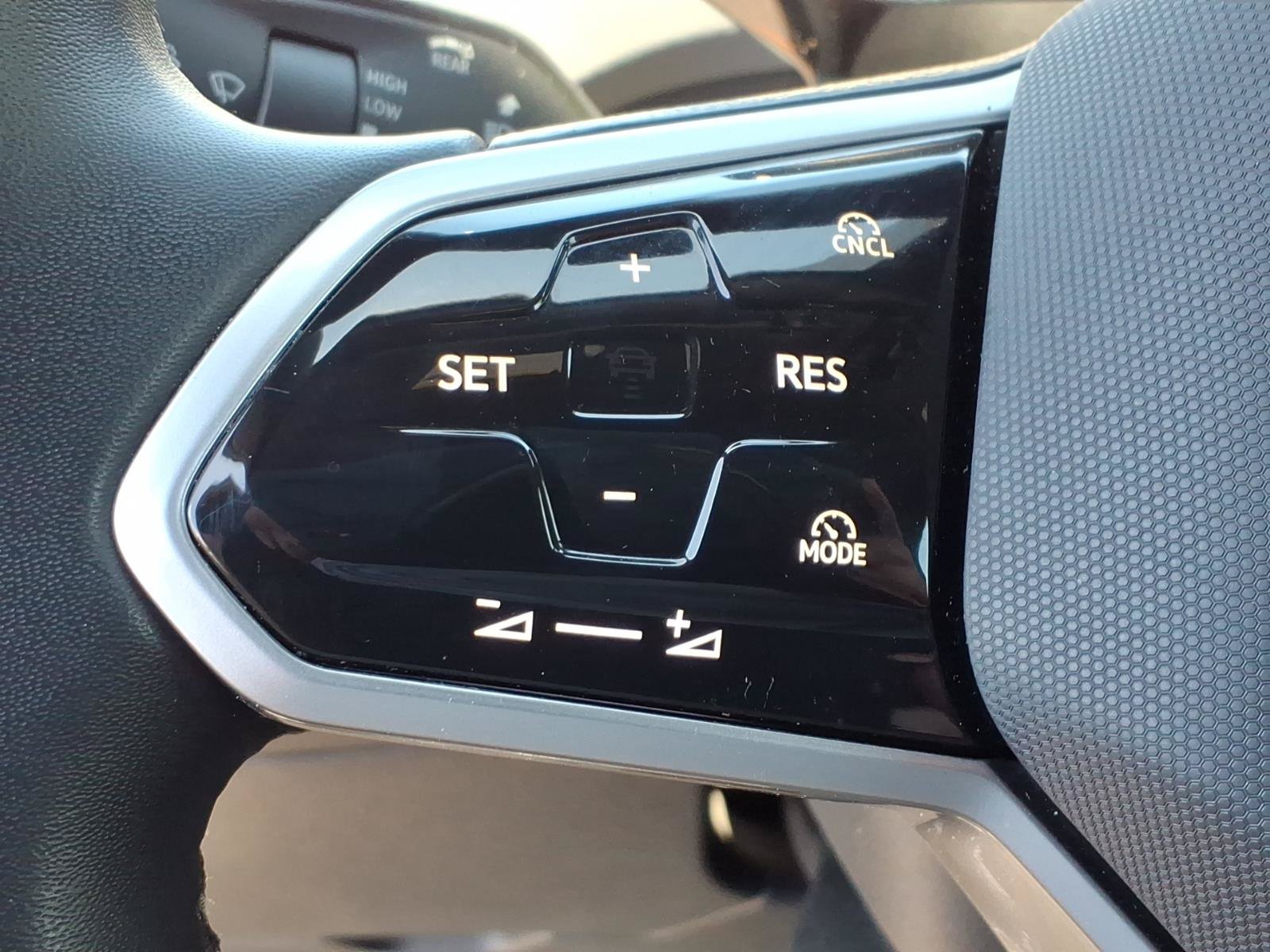 Certified 2025 Volkswagen ID.4 Pro RWD image 25