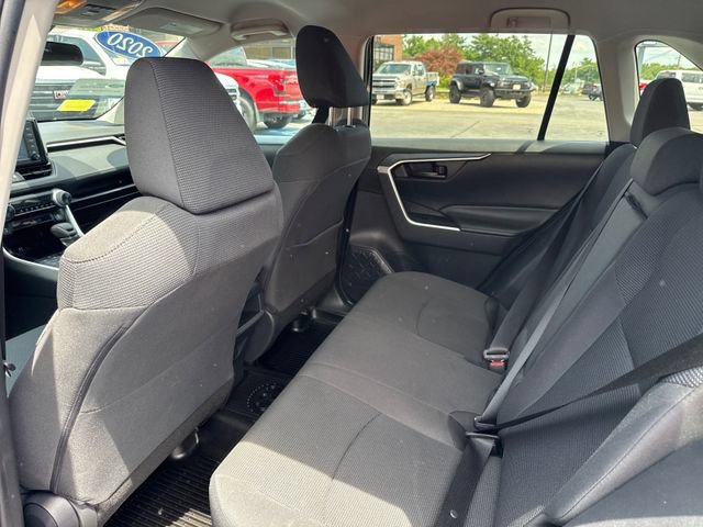 Used 2019 Toyota RAV4 LE AWD/4WD image 13