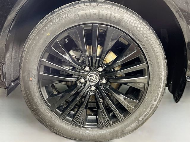 Used 2023 Toyota Venza Nightshade AWD/4WD image 11
