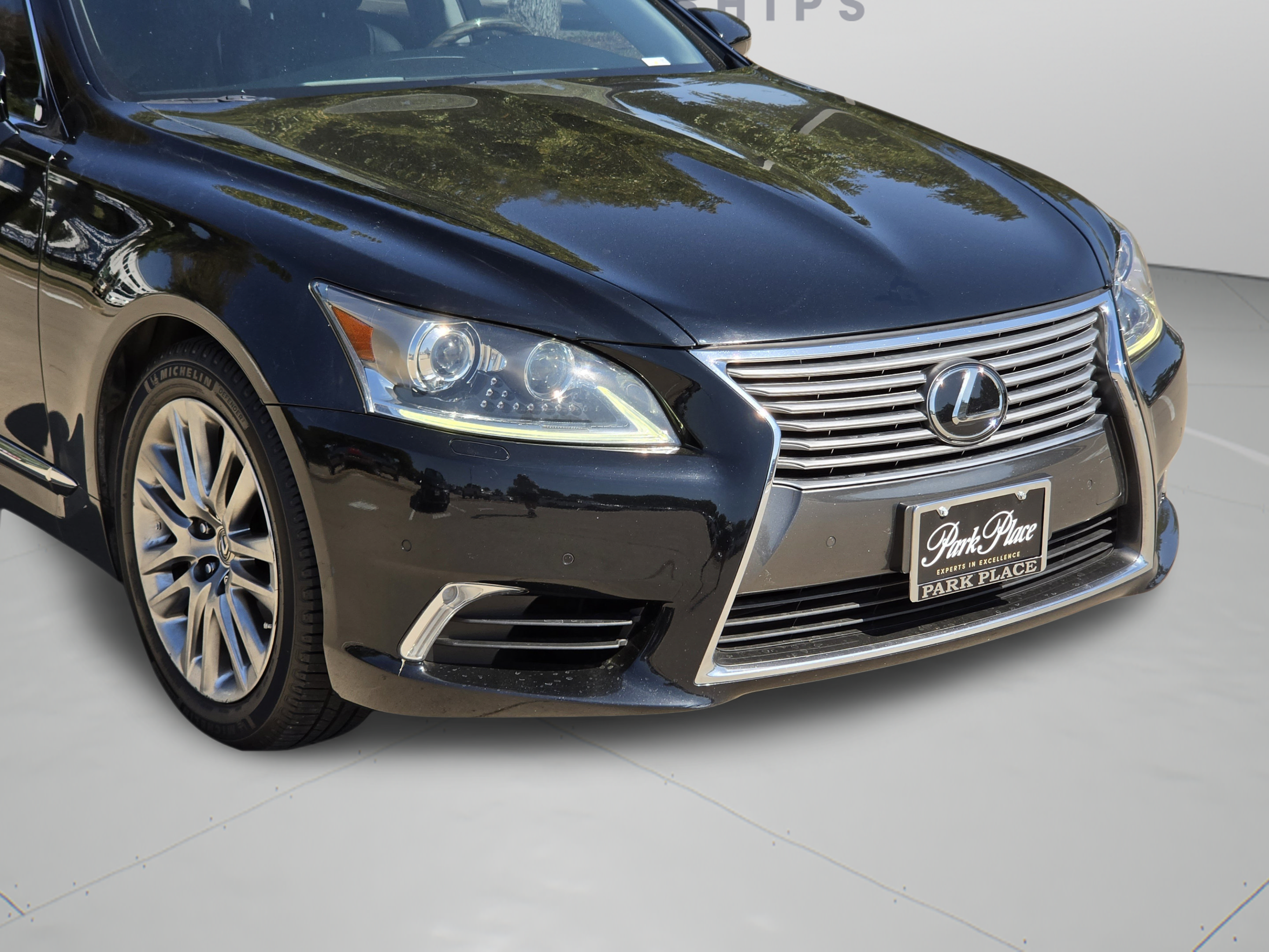 Used 2017 Lexus LS 460 w/ Comfort Package RWD image 38