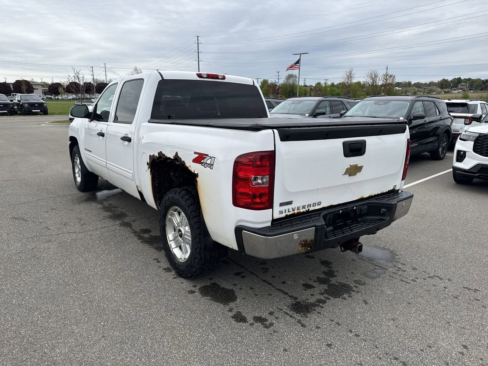 Used 2011 Chevrolet Silverado 1500 LT w/ All-Star Edition AWD/4WD image 3