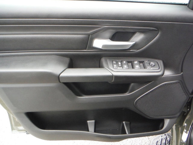New 2026 RAM 1500 Express AWD/4WD image 29