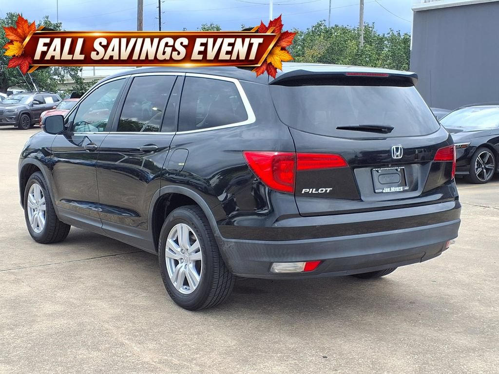 Used 2018 Honda Pilot LX image 2