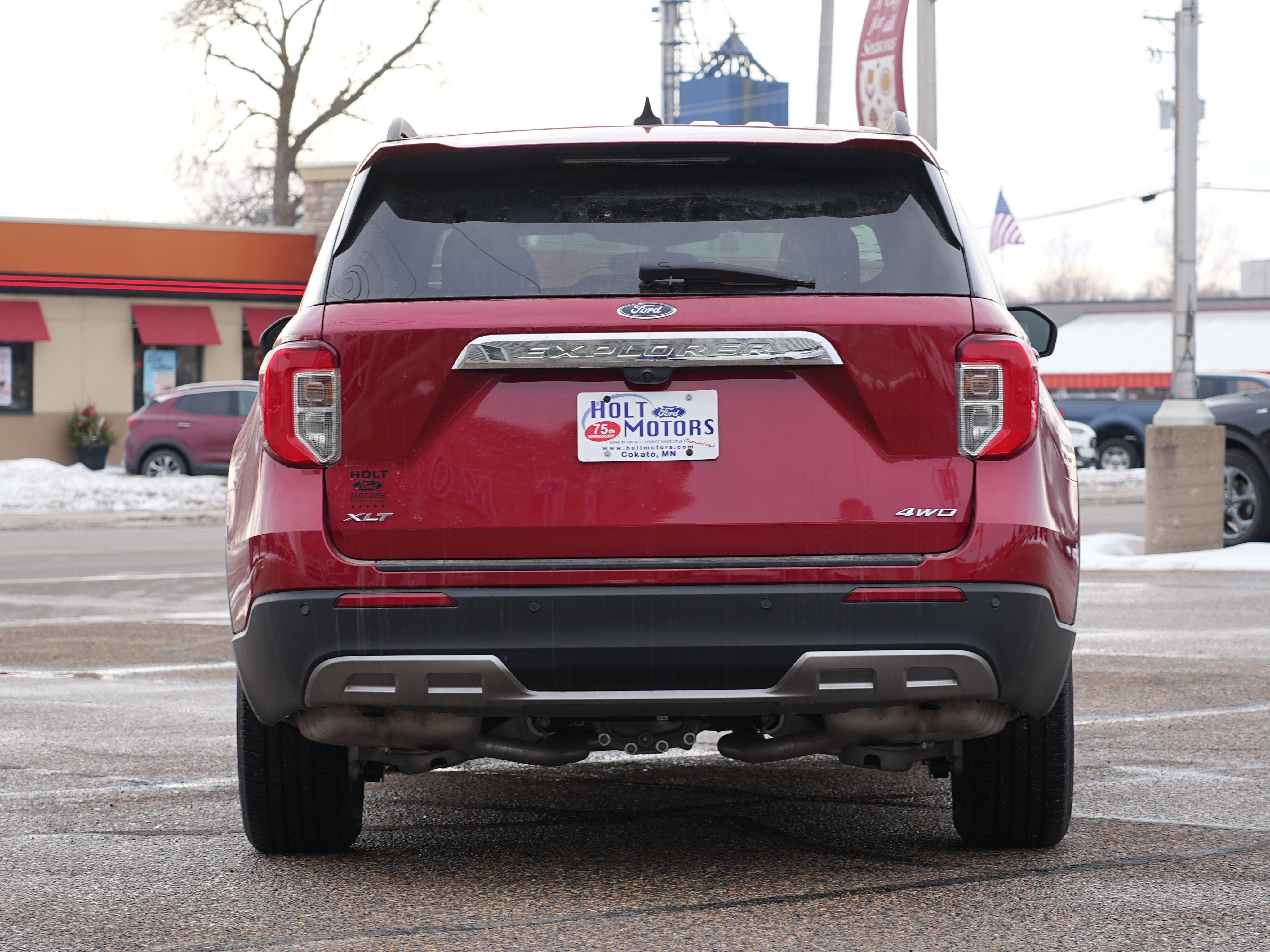 Used 2023 Ford Explorer XLT w/ Equipment Group 202A image 4