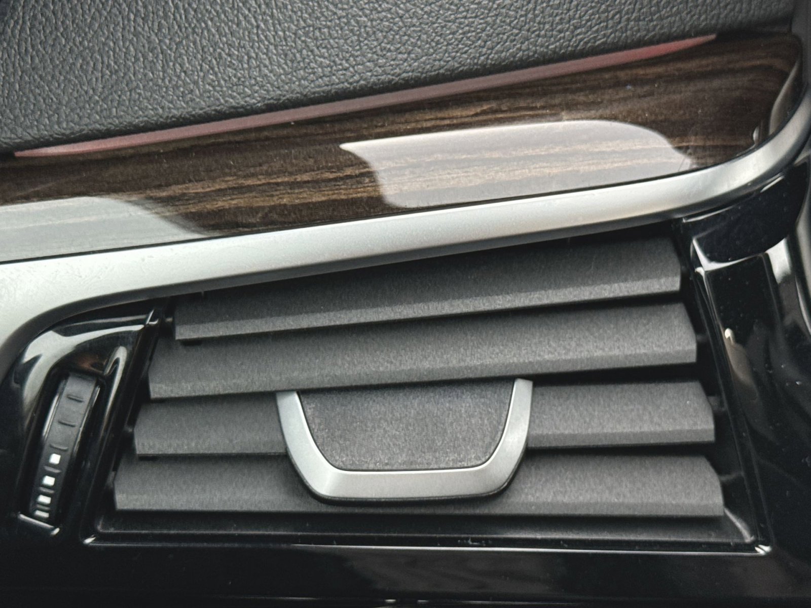 Used 2022 BMW 540i xDrive w/ Premium Package image 22