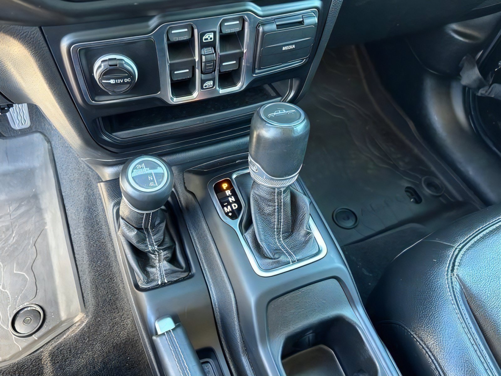 Used 2021 Jeep Gladiator Overland w/ Popular Equipment Package AWD/4WD image 16