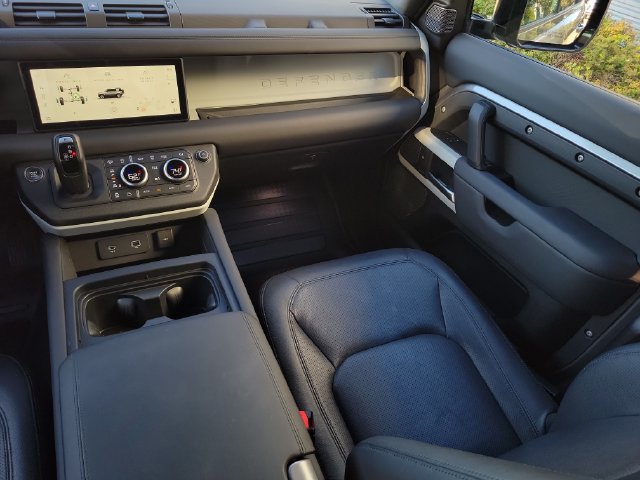 Certified 2024 Land Rover Defender 110 S AWD/4WD image 16
