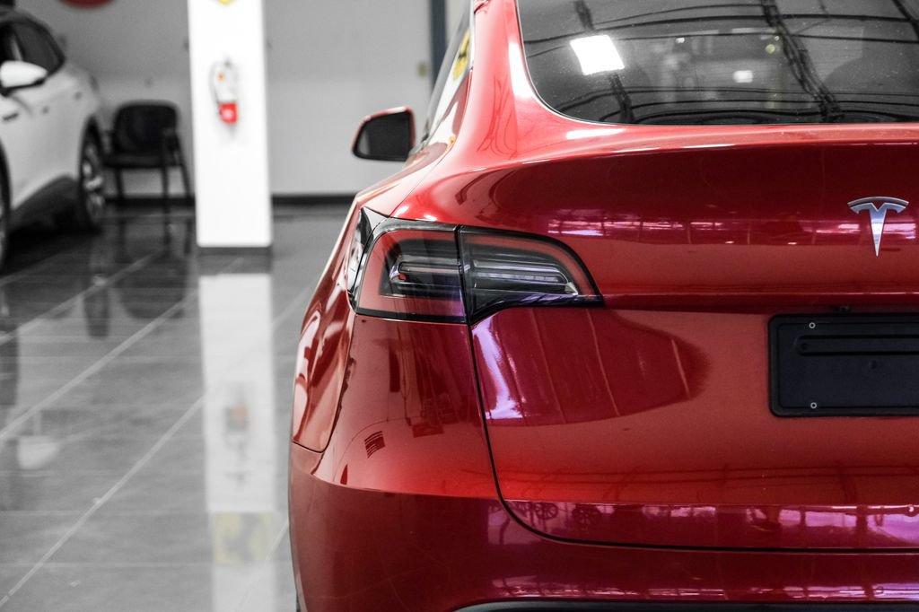 Used 2023 Tesla Model Y AWD image 45
