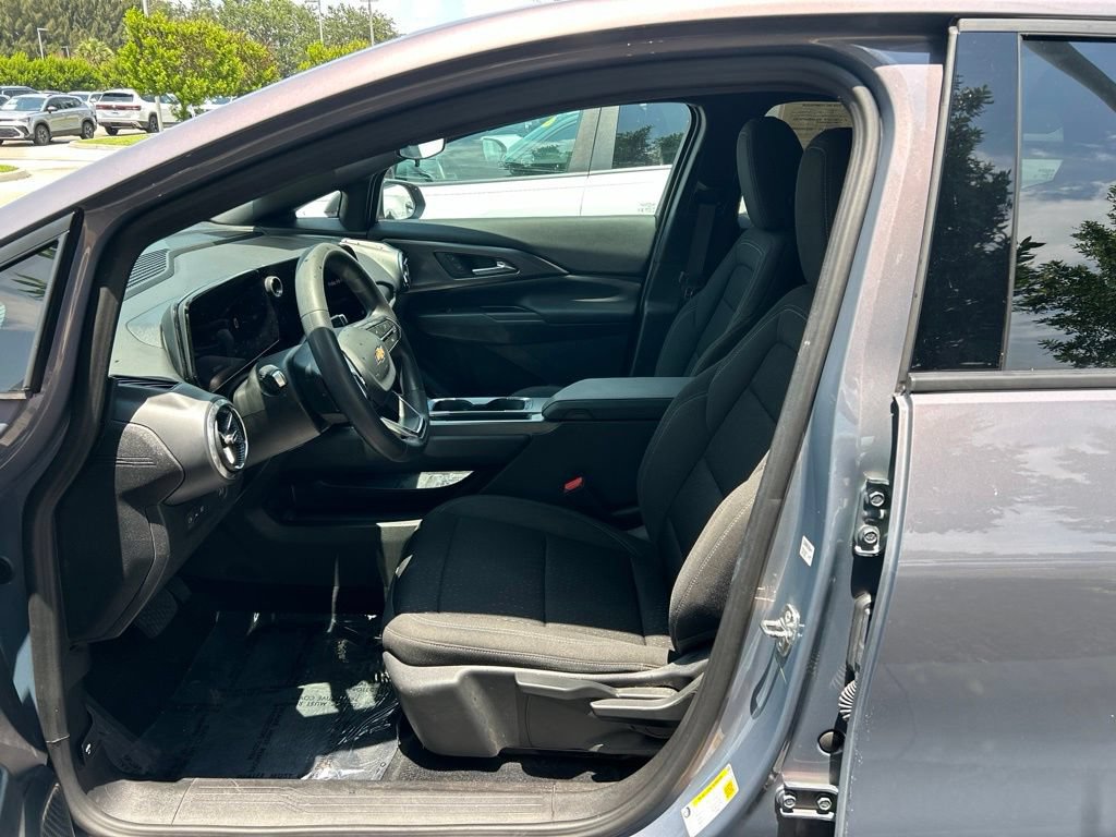 Used 2025 Chevrolet Equinox EV LT FWD image 15