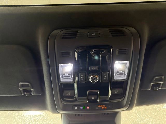 Used 2026 Cadillac Escalade ESV Platinum Sport w/ LPO, ONYX Package AWD/4WD image 16