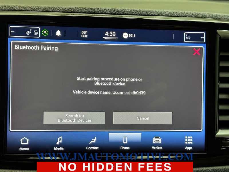 Used 2021 Chrysler Pacifica Touring-L image 30