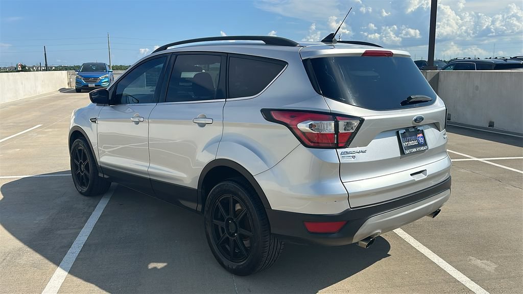 Used 2018 Ford Escape SE w/ SE Sync 3 Package FWD image 10
