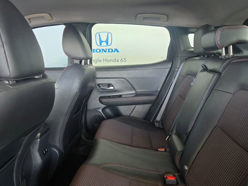 Used 2025 Nissan Kicks SR FWD image 15