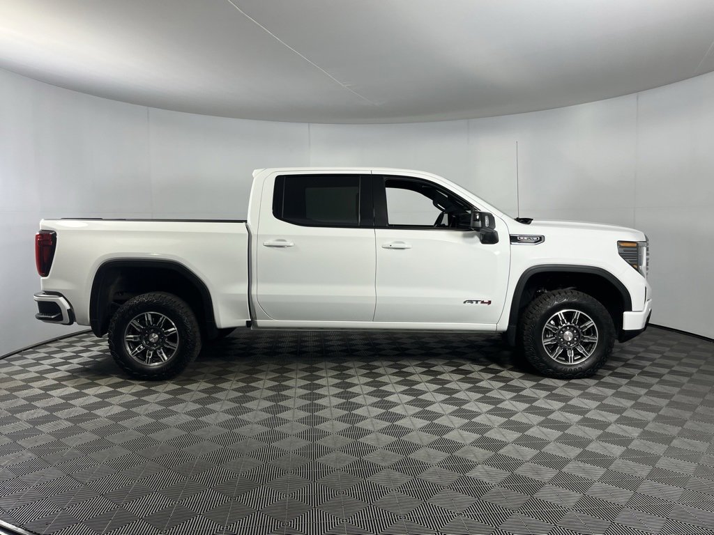 Used 2025 GMC Sierra 1500 AT4 image 5