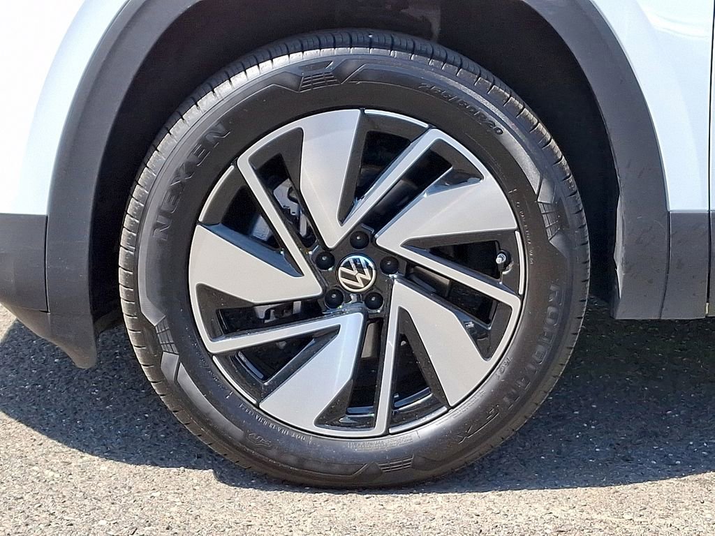 Certified 2025 Volkswagen Atlas SE AWD/4WD image 8