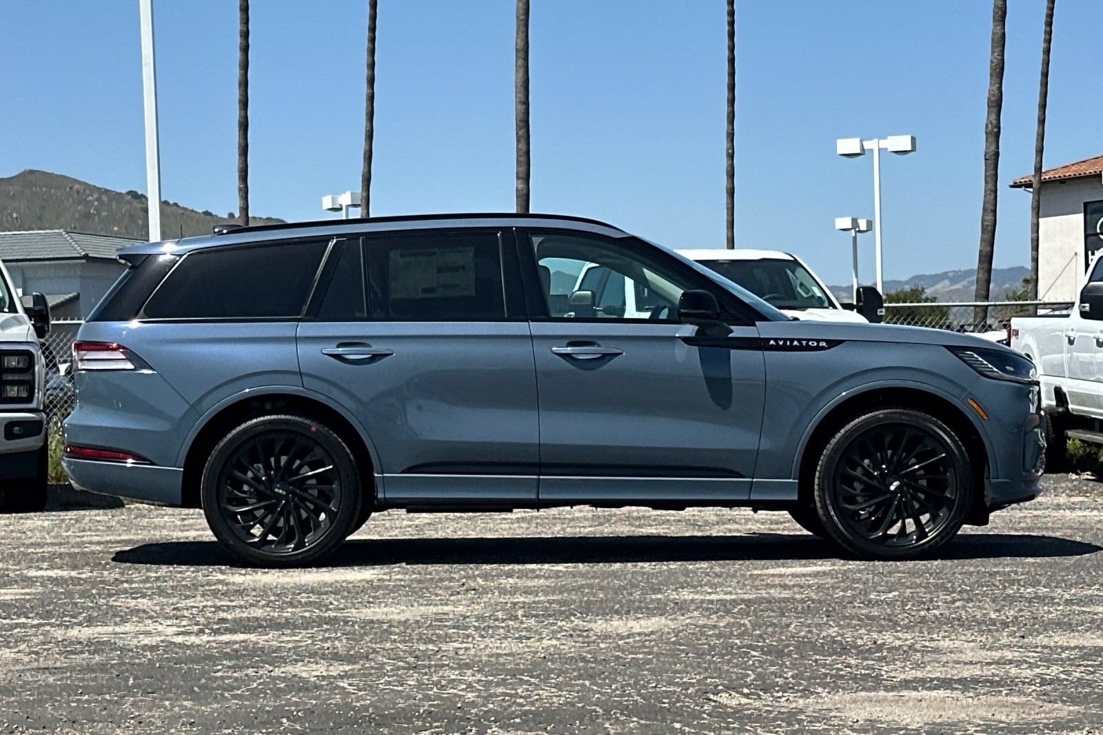 New 2026 Lincoln Aviator Reserve AWD/4WD image 2